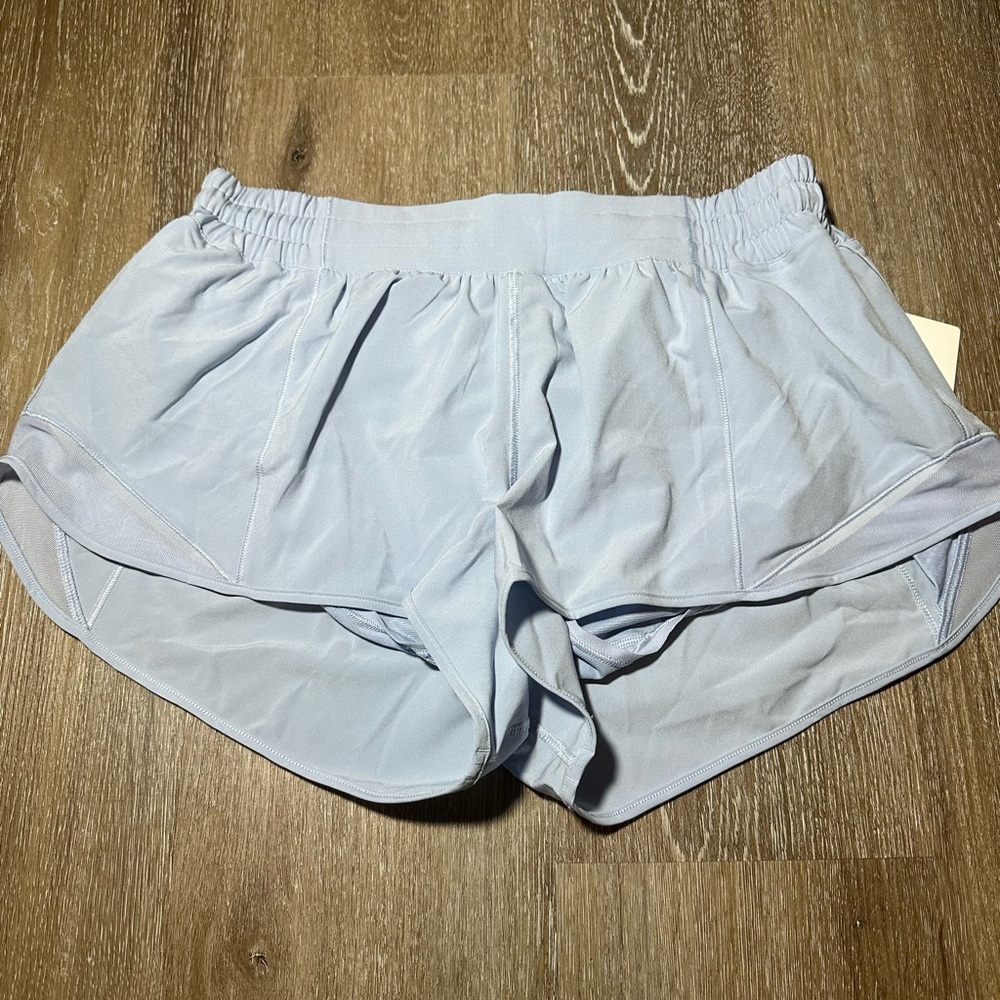 Lululemon Hotty Hot Low Rise Lined Short 2.5”